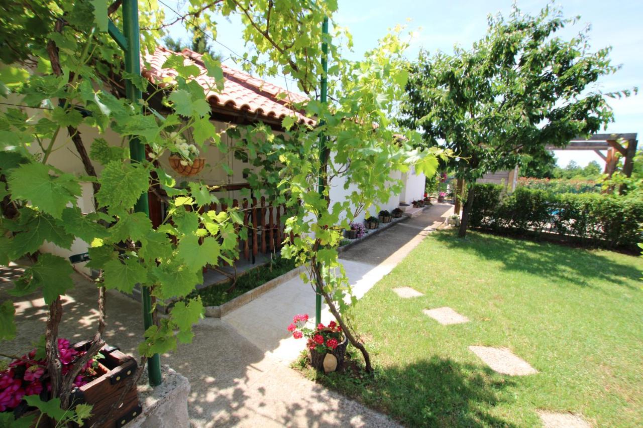Apartments Green Garden Labinci Buitenkant foto